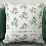 Cojín Decorativo Navidades Mistletoe de acuarela personalizada<br><div class="desc">Este Pillow Navidad está decorado con un estilo de mistletoe acuático en tonos verdes. Personalizable fácil. Utilice la Herramienta de diseño para cambiar el tamaño,  estilo o color del texto. No encontrarás estas imágenes exactas de otros diseñadores mientras creamos nuestra obra de arte. Acuarela original © Michele Davies.</div>