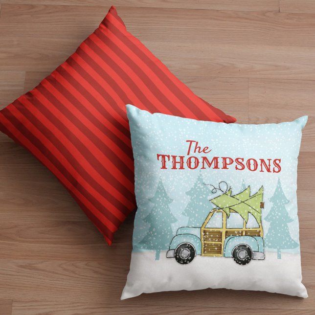 Cojín Decorativo Navidades Snowflakes Car Cute Personalizado person (Whimsical Christmas holiday Woodie car throw pillow)