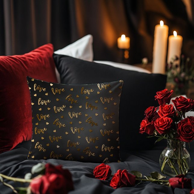 Cojín Decorativo Negro con amor de oro (Subido por el creador)