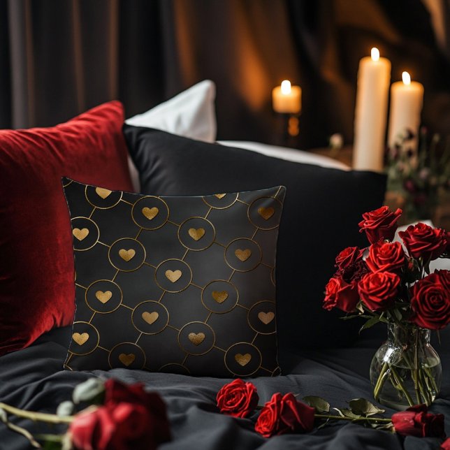 Cojín Decorativo Negro con corazones dorados (Subido por el creador)