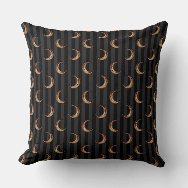 COJÍN DECORATIVO NEGRO CON CUARTOS DE LUNA NARANJAS (Anverso)