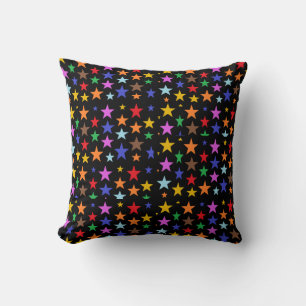 Cojín decorativo negro con estrellas para tu cama 