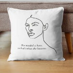 Cojín Decorativo Negro Mínimo Se Convirtió En Chica De Inspiración<br><div class="desc">Negro Mínimo Se Convirtió En Chica De Inspiración Héroe</div>