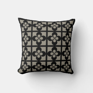 Cojín Decorativo Negro sobre Floral Geométrico Gris Plateado de Alu