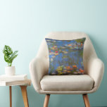 Cojín Decorativo Nenúfares de Claude Monet, Arte de la Naturaleza V<br><div class="desc">Nenúfares de Claude Monet es una pintura de arte impresionista vintage que presenta flores de nenúfar en un estanque en el jardín de Monet en su hogar en Giverny, Francia. Hermosas flores flotan en el agua y se refleja el verde de los sauces llorones. A Claude Monet le gustaba pintar...</div>