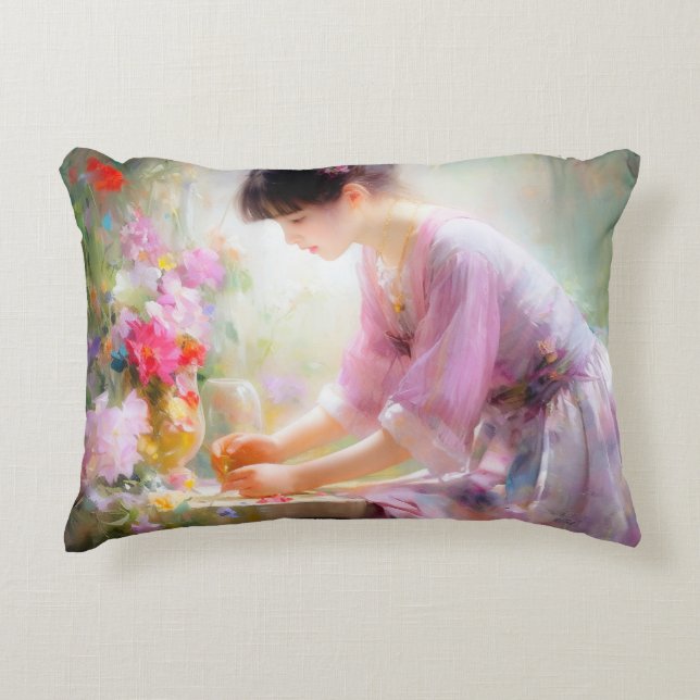 Cojín Decorativo Niña en jardín de flores  (Anverso)