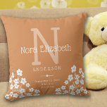 Cojín Decorativo Niña Nacimiento Flores Monograma Nursera<br><div class="desc">Esta bonita almohada de guardería presenta un fondo naranja mutado con acentos de naranja claro y blanco y es perfecta para su bebé recién nacida. El diseño ofrece texto personalizado para un monograma,  nombre y estadísticas de nacimiento y se acentúa con flores de margarita blanca.</div>