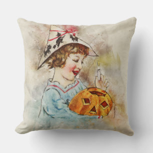 Cojín Decorativo Niña Pequeña de Halloween Vintage Encendiendo una