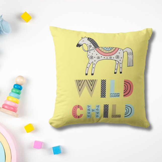 Cojín Decorativo Niño silvestre Escandinavo Caballo Bebé Amarillo (Subido por el creador)