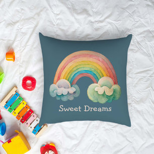 Cojín Decorativo Niños Arcoíris Caprichoso Pastel en Nubes