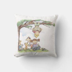 Cojín Decorativo Niños Leyendo Bajo el Árbol