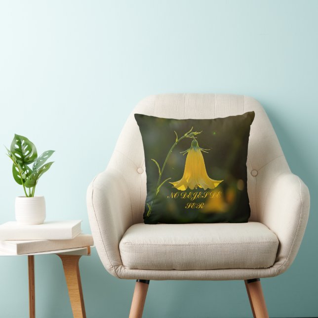 Cojín Decorativo No dejes de ser / Yellow Flower Throw Pillow  (Silla)