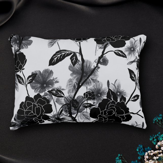 Cojín Decorativo Noir floral de mariposa moderna (Subido por el creador)