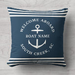 Cojín Decorativo Nombre de barco Personalizado moderno bienvenido a<br><div class="desc">El nombre de un barco personalizado minimalista moderno tira almohada de azul polvoriento con rayas náuticas y ancla leyendo el WELCOME ABOARD,  así como el nombre del puerto deportivo,  el muelle,  el club náutico o la ciudad.</div>