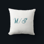 Cojín Decorativo Nombre de pareja de boda monograma turquesa simple<br><div class="desc">diseño</div>