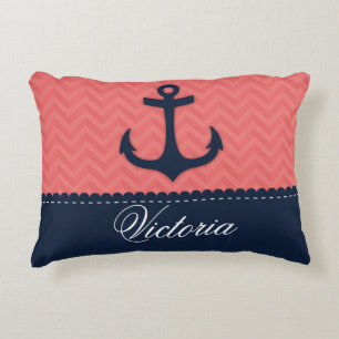 Cojín Decorativo Nombre rosado coralino náutico del personalizado