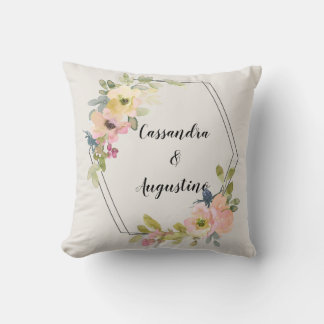 Cojín Decorativo Nombres de parejas florales de color de agua geomé