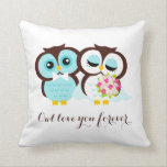 Cojín Decorativo Novia y búhos de Groom<br><div class="desc">La almohada de tiro adorable tiene un ilustracion lindo de dos búhadas y es perfecta para bodas o aniversarios. Personalízalo con la fecha,  los nombres o cualquier texto de su boda.</div>