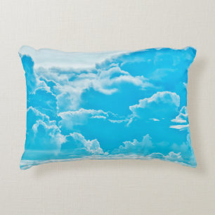 Cojín Decorativo nubes blancas y fondo azul cielo brillante, panora