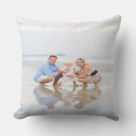 Cojín Decorativo Nuestro lugar feliz: foto de playa familiar person