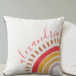 Cojín Decorativo Nursera de nombre arcoiris de color de agua boho<br><div class="desc">Esta hermosa guardería o almohada de tiro infantil presenta un arcoiris acuático en rosa magenta brillante,  amarillo y lavanda. Se incluye una plantilla de texto para su personalización o como regalo. Perfecto para un recién nacido con un vivero con temática de arcoiris boho.</div>