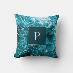 Cojín Decorativo Olas de mar turquesa con monograma personalizado