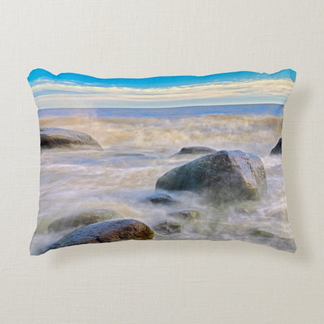 Cojín Decorativo Olas estrellándose sobre rocas costeras (Anverso)