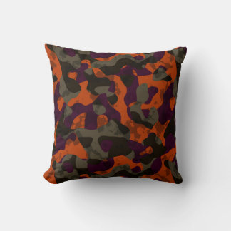 Cojín Decorativo Oliva, granate y camuflaje abstracto naranja fuego