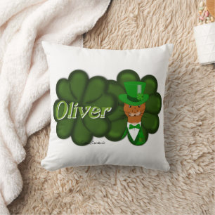 Cojín Decorativo Oliver La Nutria en Trébol para el Día de San Patr