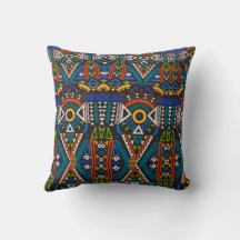 COJÍN DECORATIVO OLUREMI MOJISOLA GBADAMOSI
