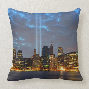 Cojín Decorativo Opinión del horizonte de la ciudad en noche