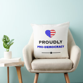Cojín Decorativo Orgullosamente Pro-Democracia