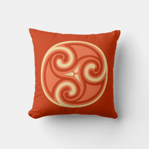 Cojín Decorativo Ornamento de Celtic Triskele, Naranja mandarín