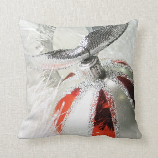 Cojín Decorativo Ornamento rojo y de plata bonito