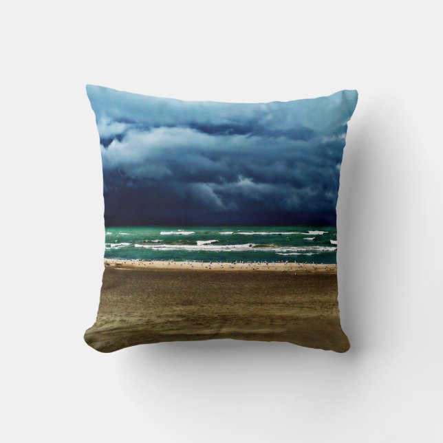 Cojín decorativo oscuro y tormentoso (Anverso)