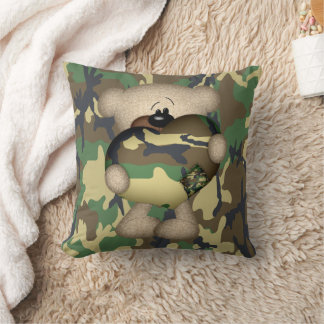 Cojín Decorativo Oso de peluche militar con corazón gigante