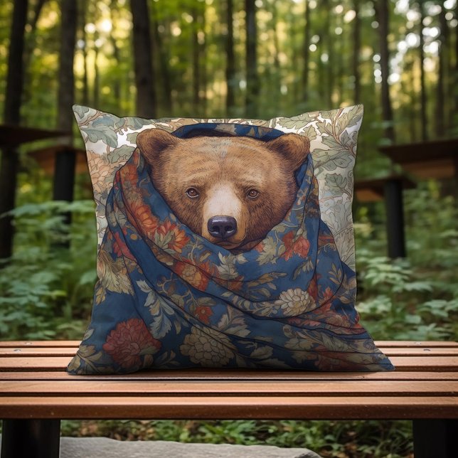 Cojín Decorativo Oso Marrón En Una Cama (Subido por el creador)