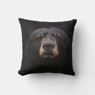 COJÍN DECORATIVO OSO NEGRO EN LA RAMA DE ÁRBOLES DE MADERA MARRÓN