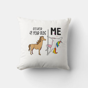 Cojín Decorativo Otros regalos de cumpleaños de 49 años de unicorni