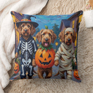 Cojín Decorativo Otterhound pidiendo dulces con disfraces de Hallow
