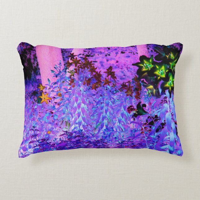 Cojín Decorativo Paisaje del jardín Spooky Black and Crimson Lily (Anverso)