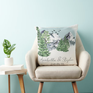 Cojín Decorativo Paisaje montañoso nevado con bosques de pinos