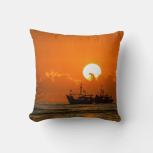 Cojín Decorativo Paisaje natural Atardecer con Barco-68465