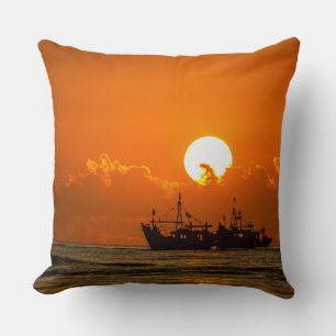 Cojín Decorativo Paisaje natural Atardecer con Barco-68465