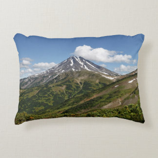 Cojín Decorativo Paisaje pintoresco del volcán del verano