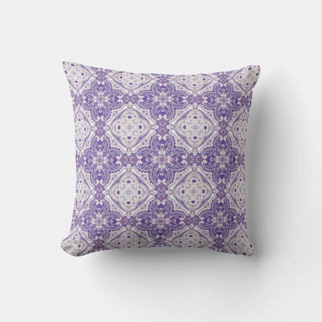 Cojín Decorativo Paisley morada y blanca (Anverso)