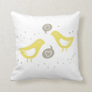 Cojín Decorativo pájaros amarillos que hablan de amor