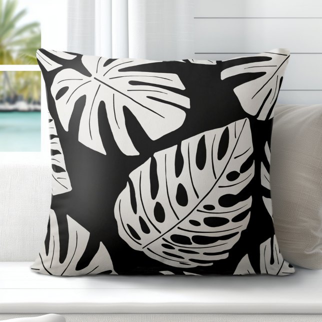 Cojín Decorativo Paleta blanca tropical negra hojas de Monstera (Discover Gorgeous Coastal Throw Pillows by Totally Coast)