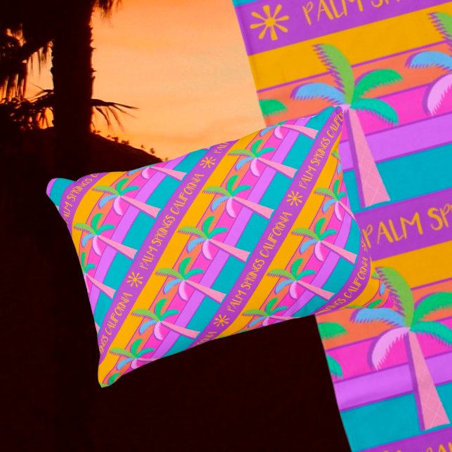 Cojín Decorativo Palmas tropicales de atardecer personalizadas Retr (Perfect accent pillow with the pool towel on the chaise lounge)