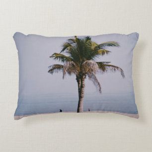 Cojín Decorativo Palmera verde a orillas del mar
